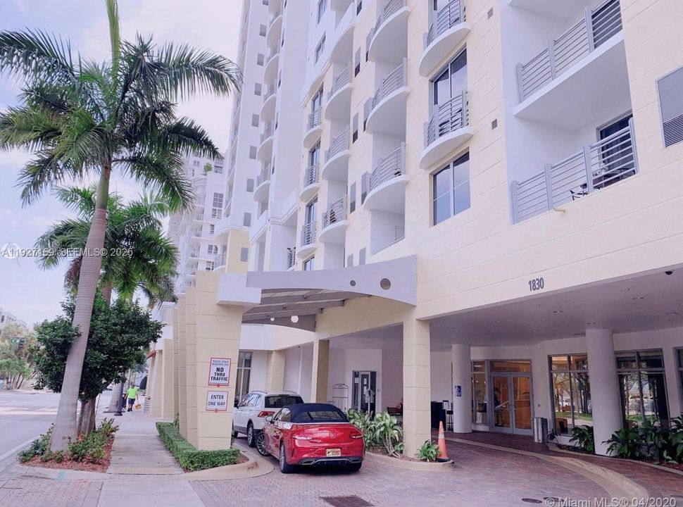 В аренду: $2,200 (1 спален, 1 ванн, 690 Квадратных фут)