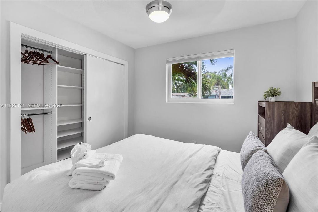 For Rent: $5,000 (4 beds, 2 baths, 1638 Square Feet)