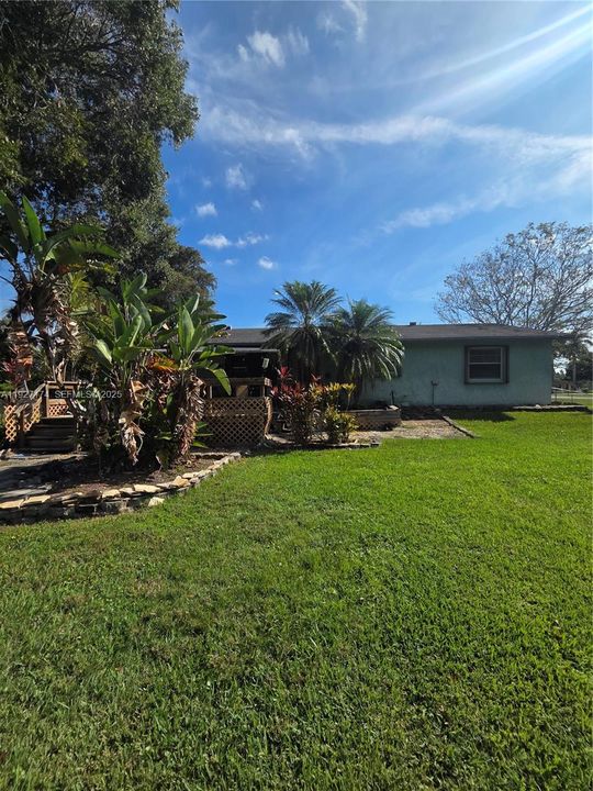 For Sale: $849,999 (3 beds, 2 baths, 1370 Square Feet)