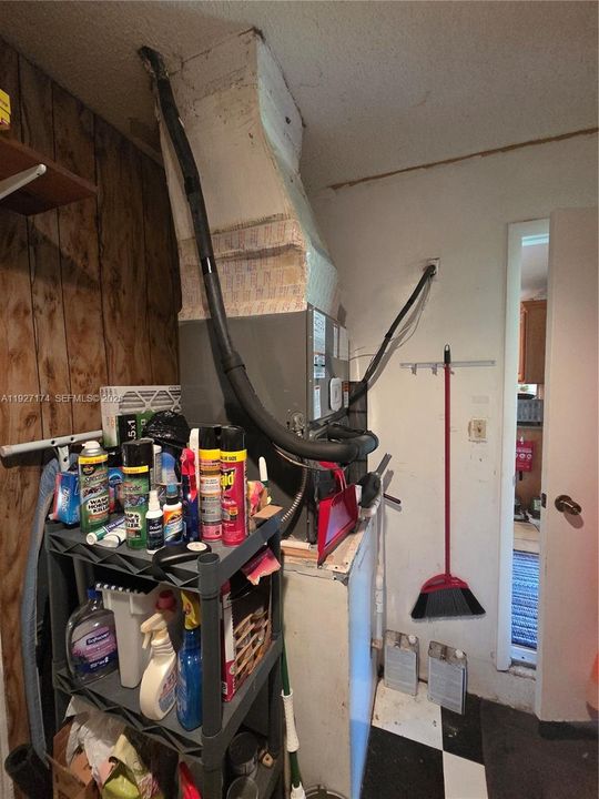 For Sale: $849,999 (3 beds, 2 baths, 1370 Square Feet)