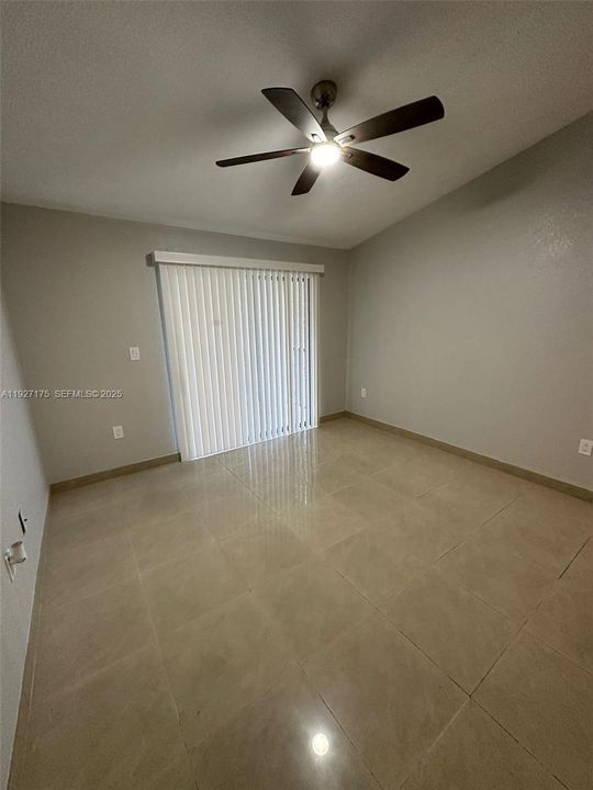 For Rent: $1,900 (1 beds, 1 baths, 588 Square Feet)