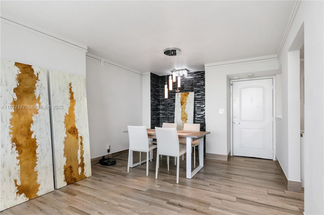 待售: $549,000 (2 贝兹, 2 浴室, 1358 平方英尺)