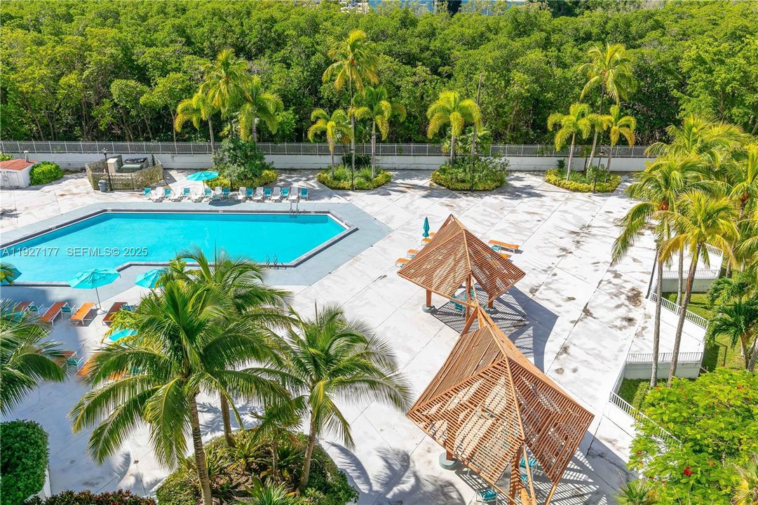 待售: $549,000 (2 贝兹, 2 浴室, 1358 平方英尺)