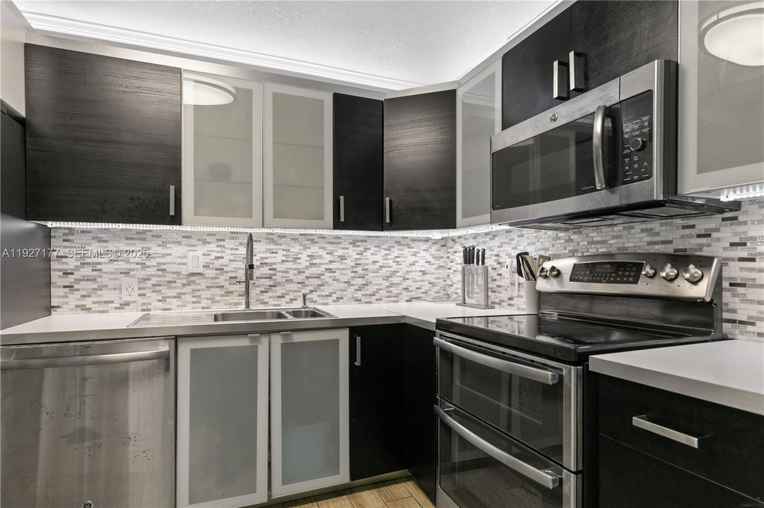 待售: $549,000 (2 贝兹, 2 浴室, 1358 平方英尺)