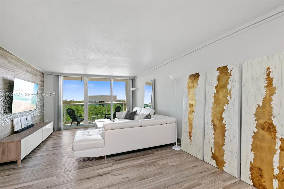 待售: $549,000 (2 贝兹, 2 浴室, 1358 平方英尺)