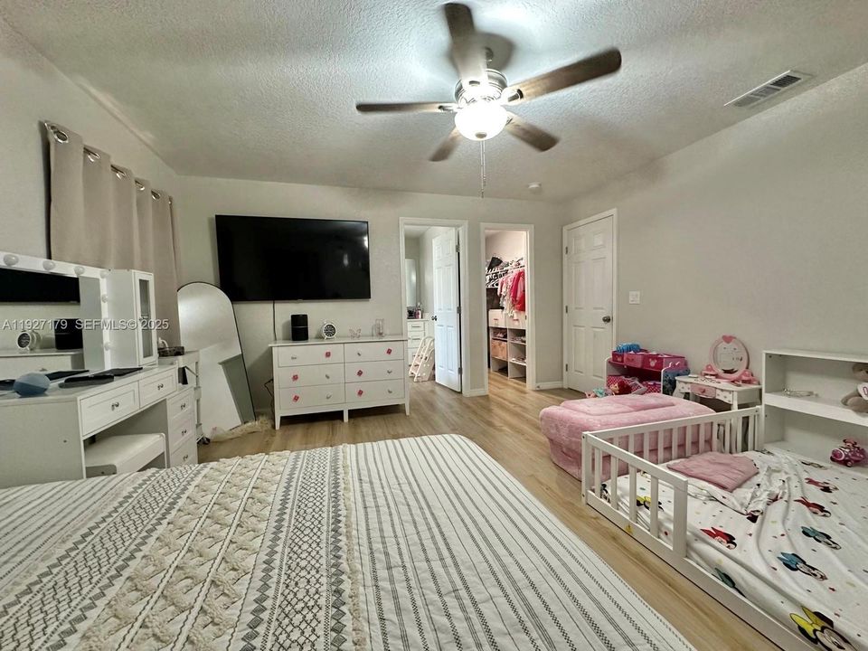 На продажу: $535,000 (4 спален, 3 ванн, 0 Квадратных фут)