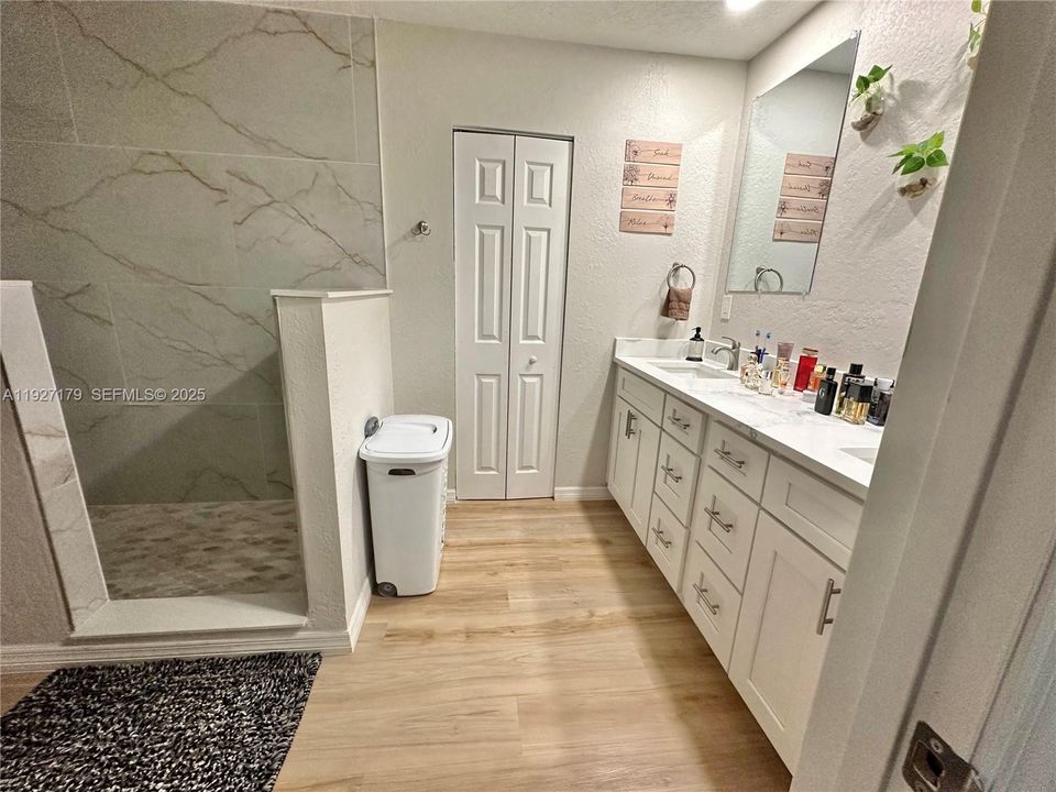 На продажу: $535,000 (4 спален, 3 ванн, 0 Квадратных фут)