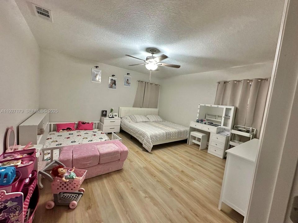 На продажу: $535,000 (4 спален, 3 ванн, 0 Квадратных фут)