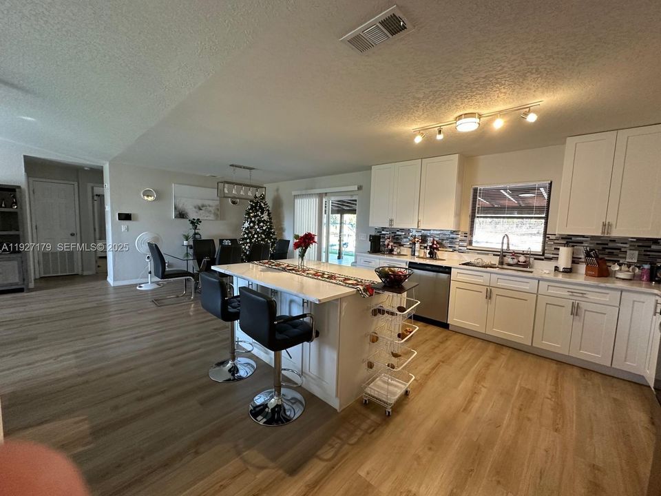 На продажу: $535,000 (4 спален, 3 ванн, 0 Квадратных фут)