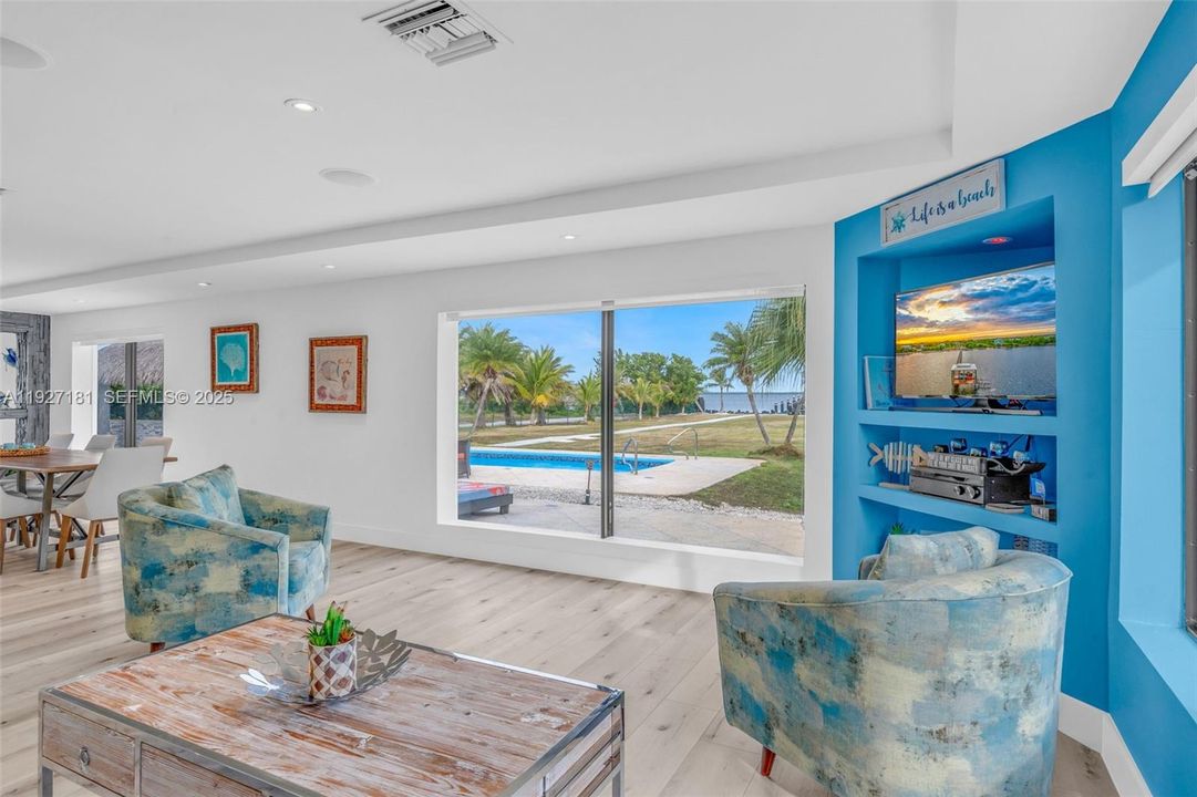 待售: $2,450,000 (3 贝兹, 3 浴室, 2486 平方英尺)