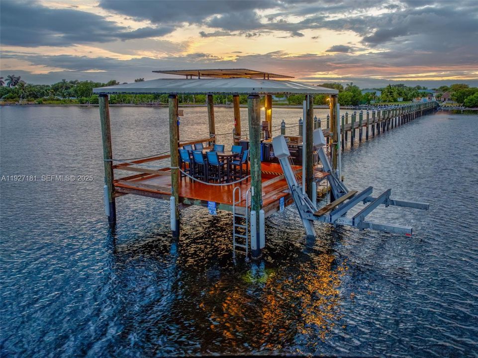 待售: $2,450,000 (3 贝兹, 3 浴室, 2486 平方英尺)