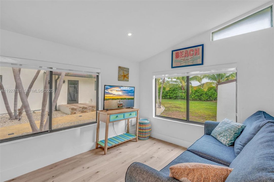 待售: $2,450,000 (3 贝兹, 3 浴室, 2486 平方英尺)