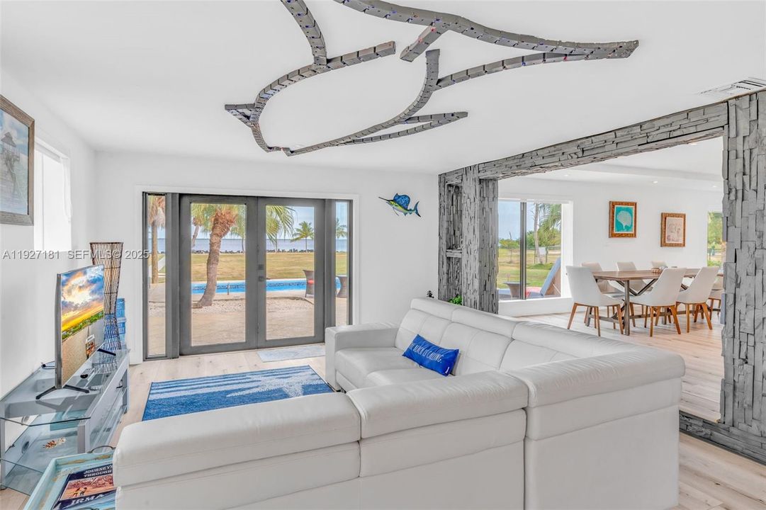 待售: $2,450,000 (3 贝兹, 3 浴室, 2486 平方英尺)