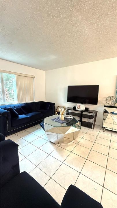 For Sale: $175,000 (2 beds, 1 baths, 1075 Square Feet)