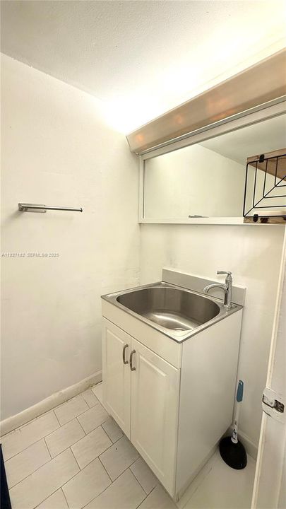 For Sale: $175,000 (2 beds, 1 baths, 1075 Square Feet)