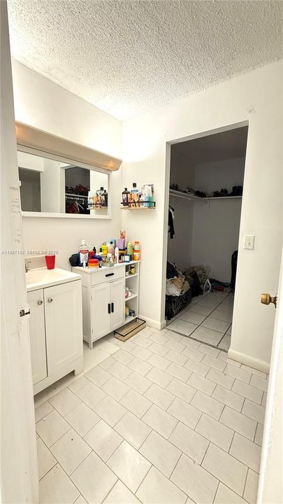 For Sale: $175,000 (2 beds, 1 baths, 1075 Square Feet)