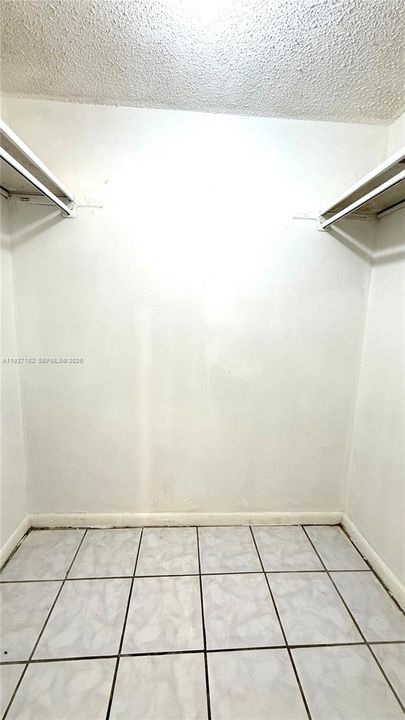 For Sale: $175,000 (2 beds, 1 baths, 1075 Square Feet)