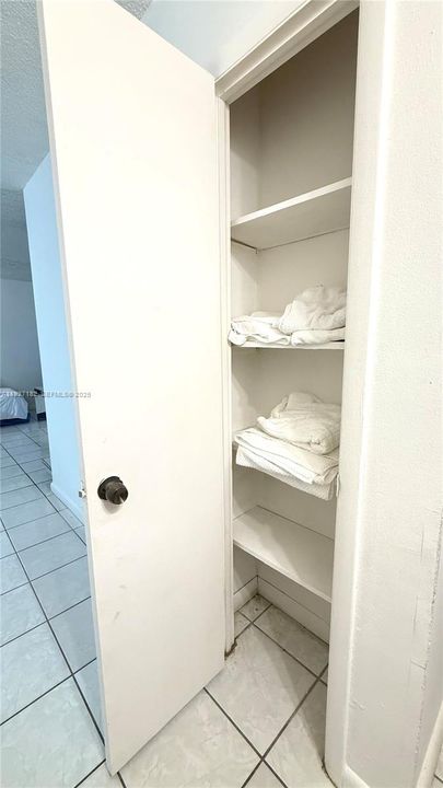 For Sale: $175,000 (2 beds, 1 baths, 1075 Square Feet)