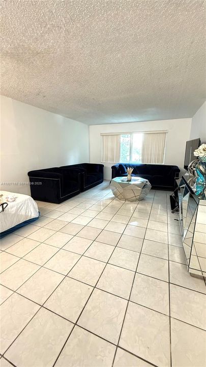 For Sale: $175,000 (2 beds, 1 baths, 1075 Square Feet)