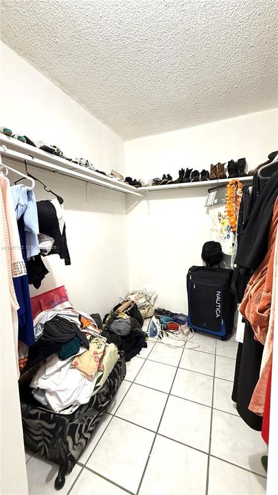 For Sale: $175,000 (2 beds, 1 baths, 1075 Square Feet)