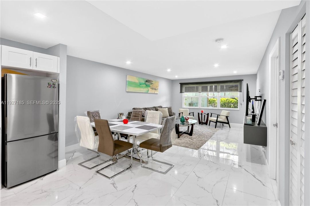 待售: $189,777 (1 贝兹, 1 浴室, 770 平方英尺)