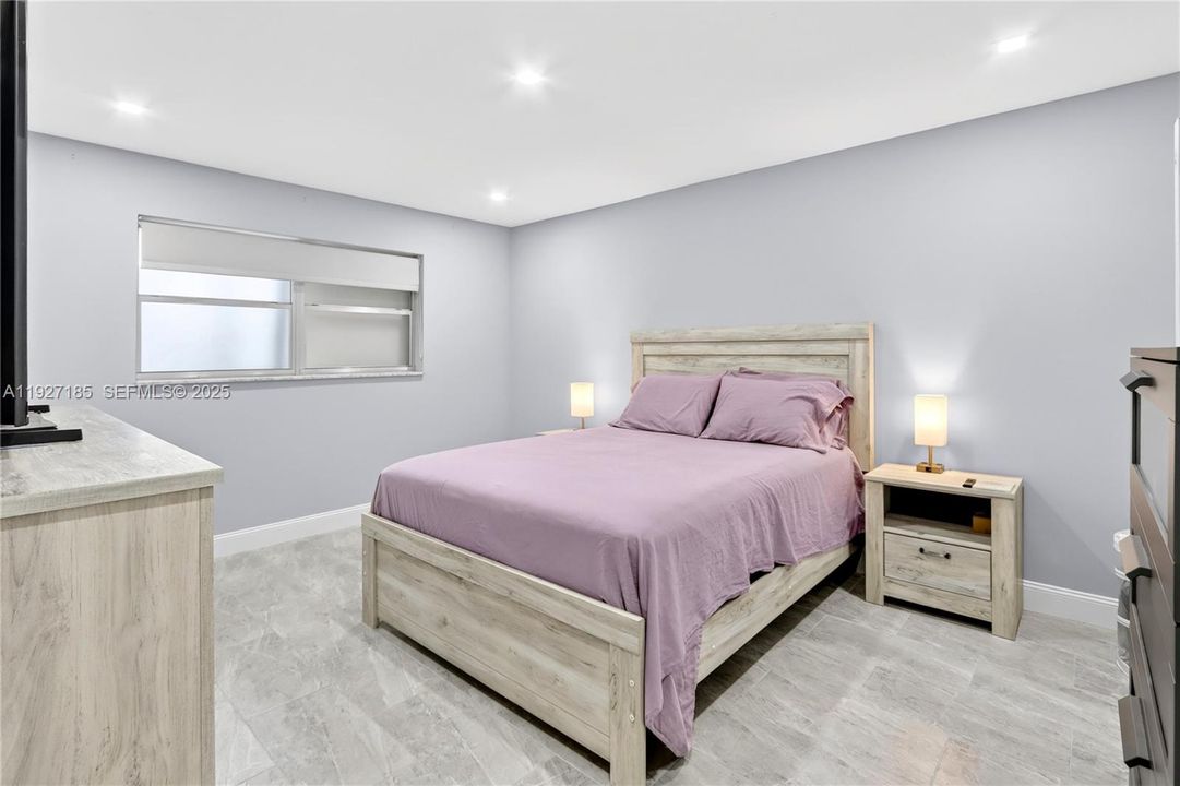 待售: $189,777 (1 贝兹, 1 浴室, 770 平方英尺)