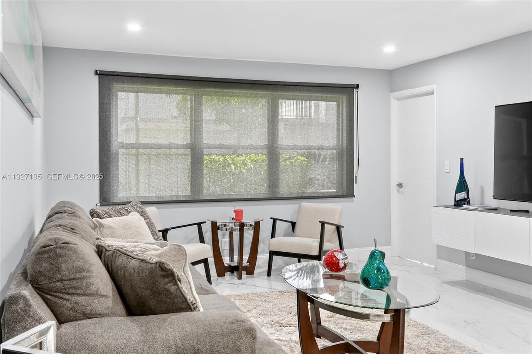 待售: $189,777 (1 贝兹, 1 浴室, 770 平方英尺)