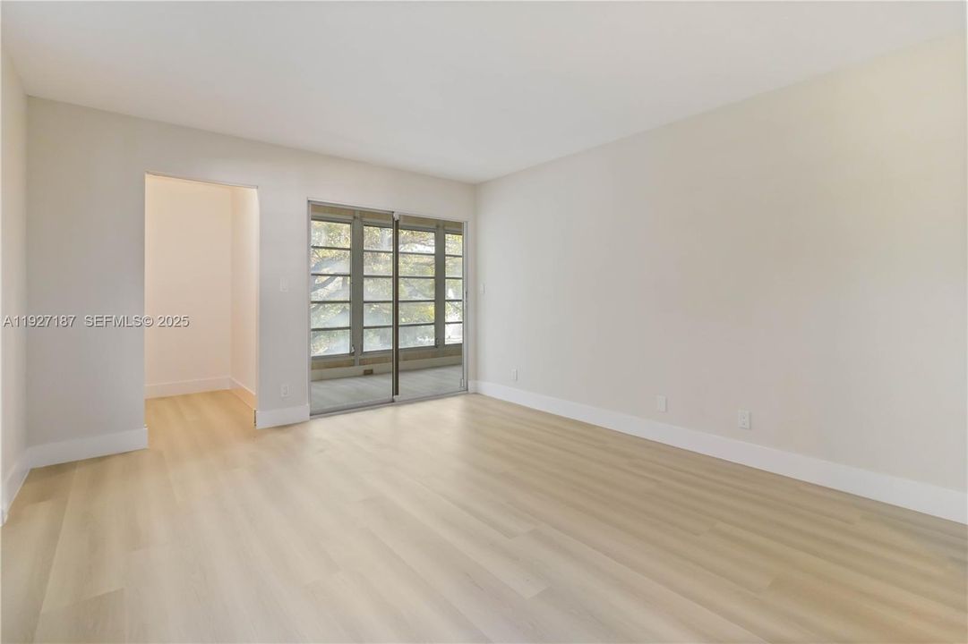 For Sale: $339,900 (2 beds, 2 baths, 1210 Square Feet)