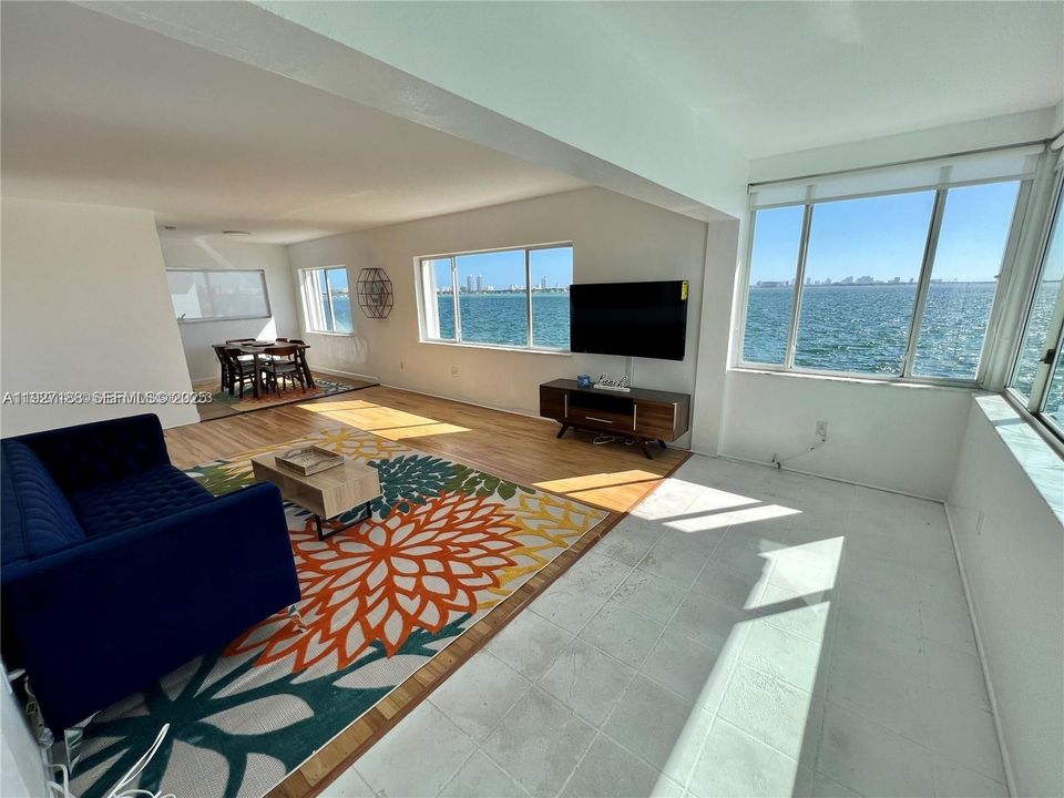 В аренду: $3,500 (2 спален, 2 ванн, 1300 Квадратных фут)