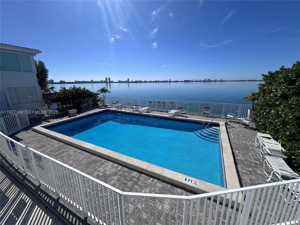 В аренду: $3,500 (2 спален, 2 ванн, 1300 Квадратных фут)