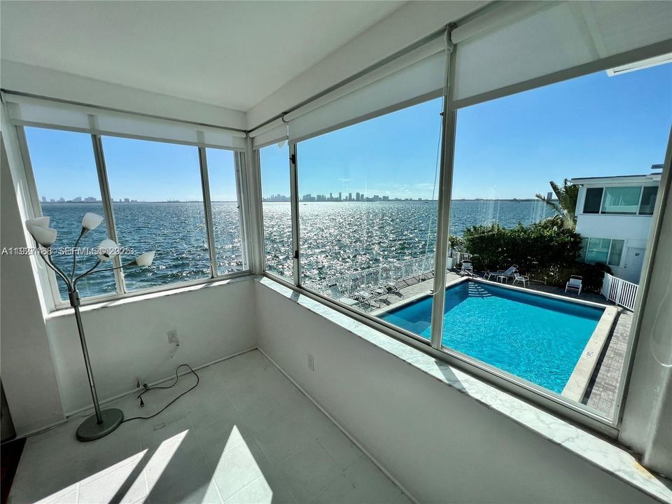 В аренду: $3,500 (2 спален, 2 ванн, 1300 Квадратных фут)