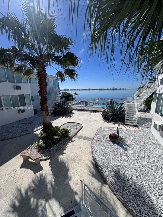 В аренду: $3,500 (2 спален, 2 ванн, 1300 Квадратных фут)