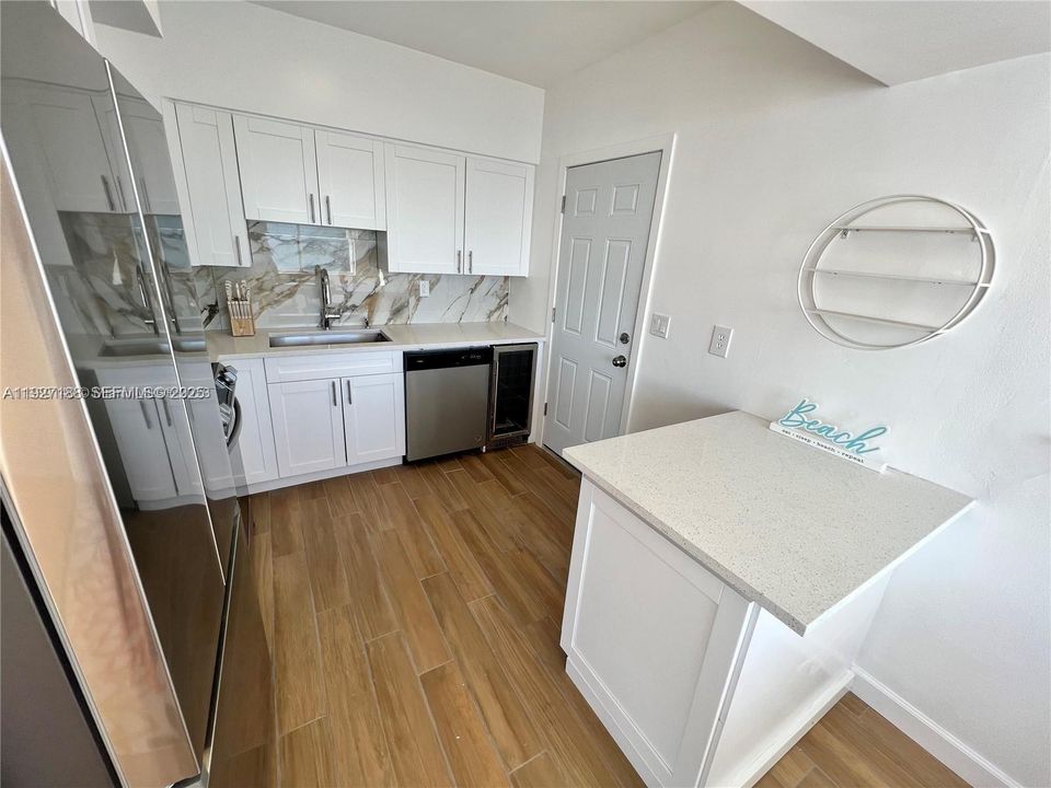 В аренду: $3,500 (2 спален, 2 ванн, 1300 Квадратных фут)