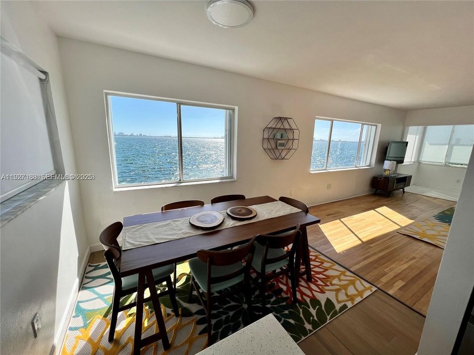 В аренду: $3,500 (2 спален, 2 ванн, 1300 Квадратных фут)