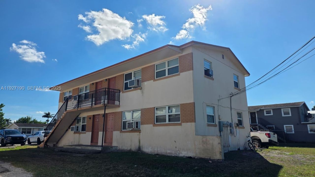 For Sale: $450,000 (0 beds, 0 baths, 2496 Square Feet)