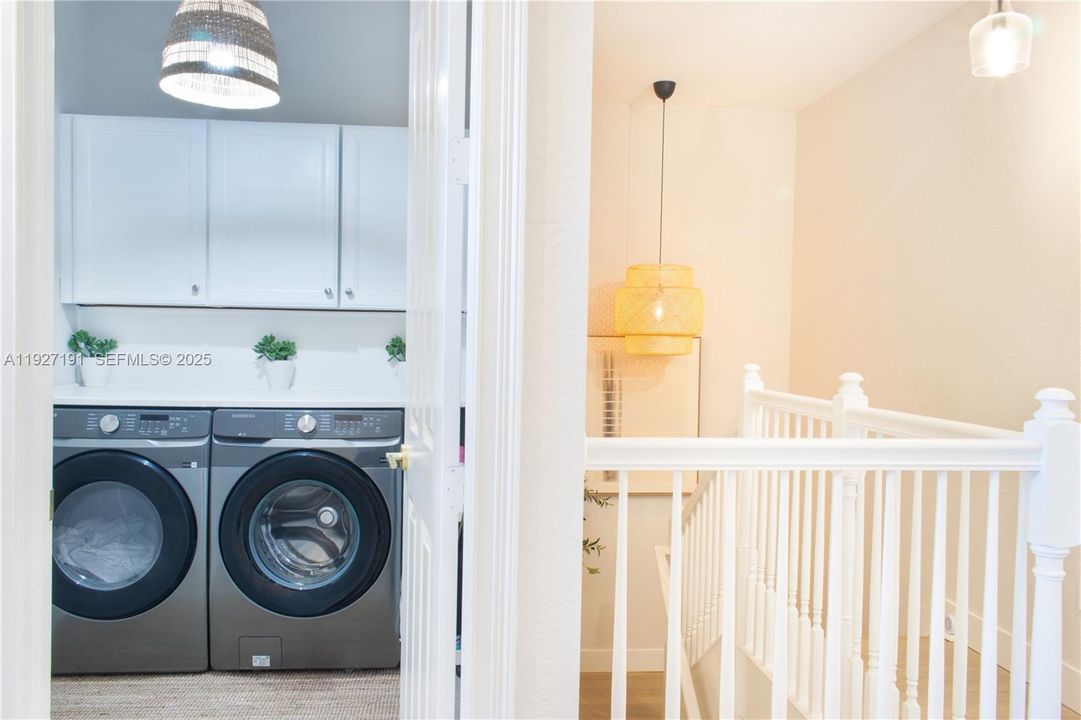 For Sale: $1,250,000 (5 beds, 4 baths, 3820 Square Feet)