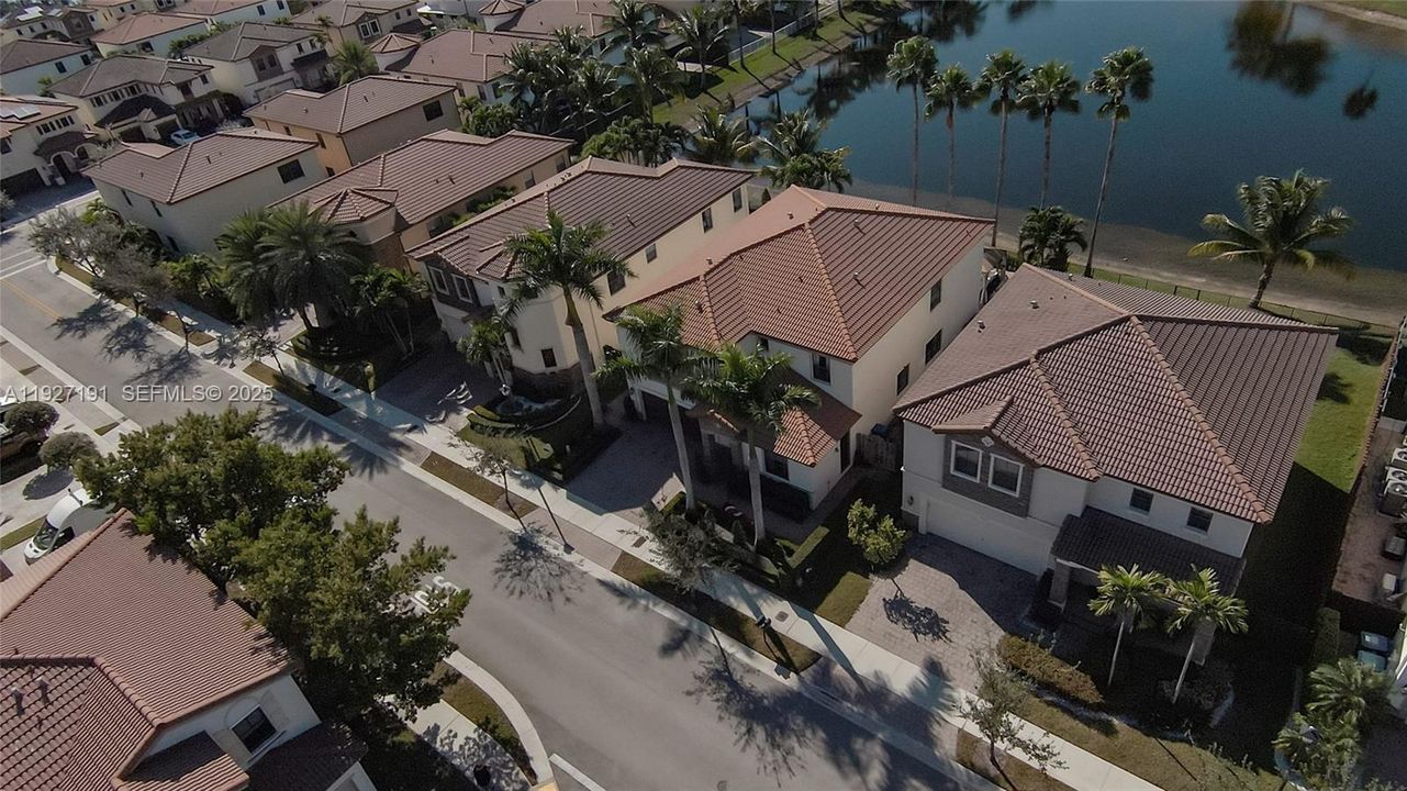 For Sale: $1,250,000 (5 beds, 4 baths, 3820 Square Feet)