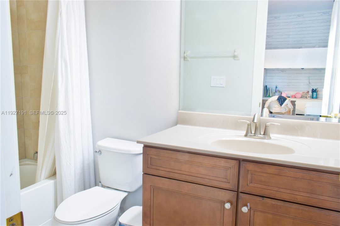 For Sale: $1,250,000 (5 beds, 4 baths, 3820 Square Feet)