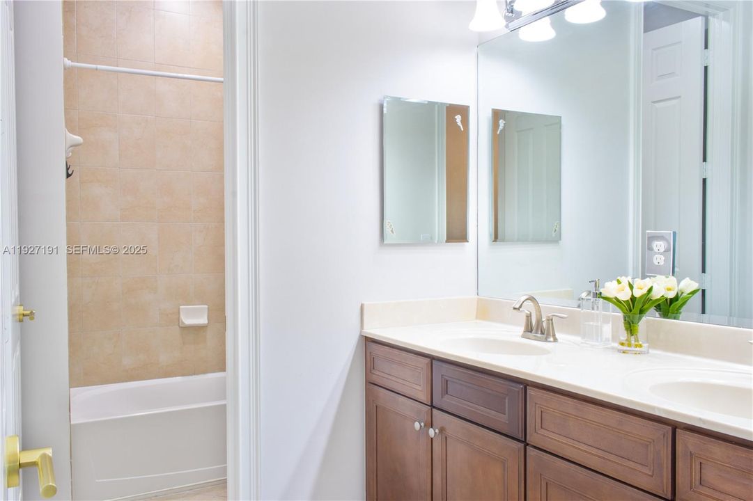 For Sale: $1,250,000 (5 beds, 4 baths, 3820 Square Feet)