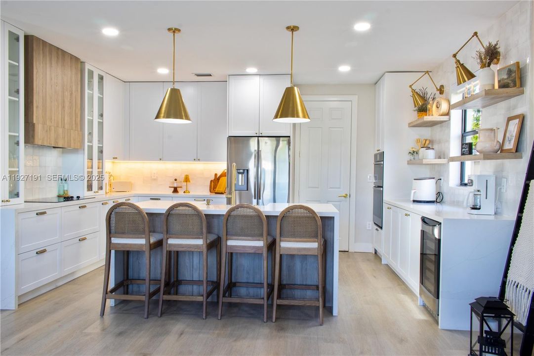 For Sale: $1,250,000 (5 beds, 4 baths, 3820 Square Feet)