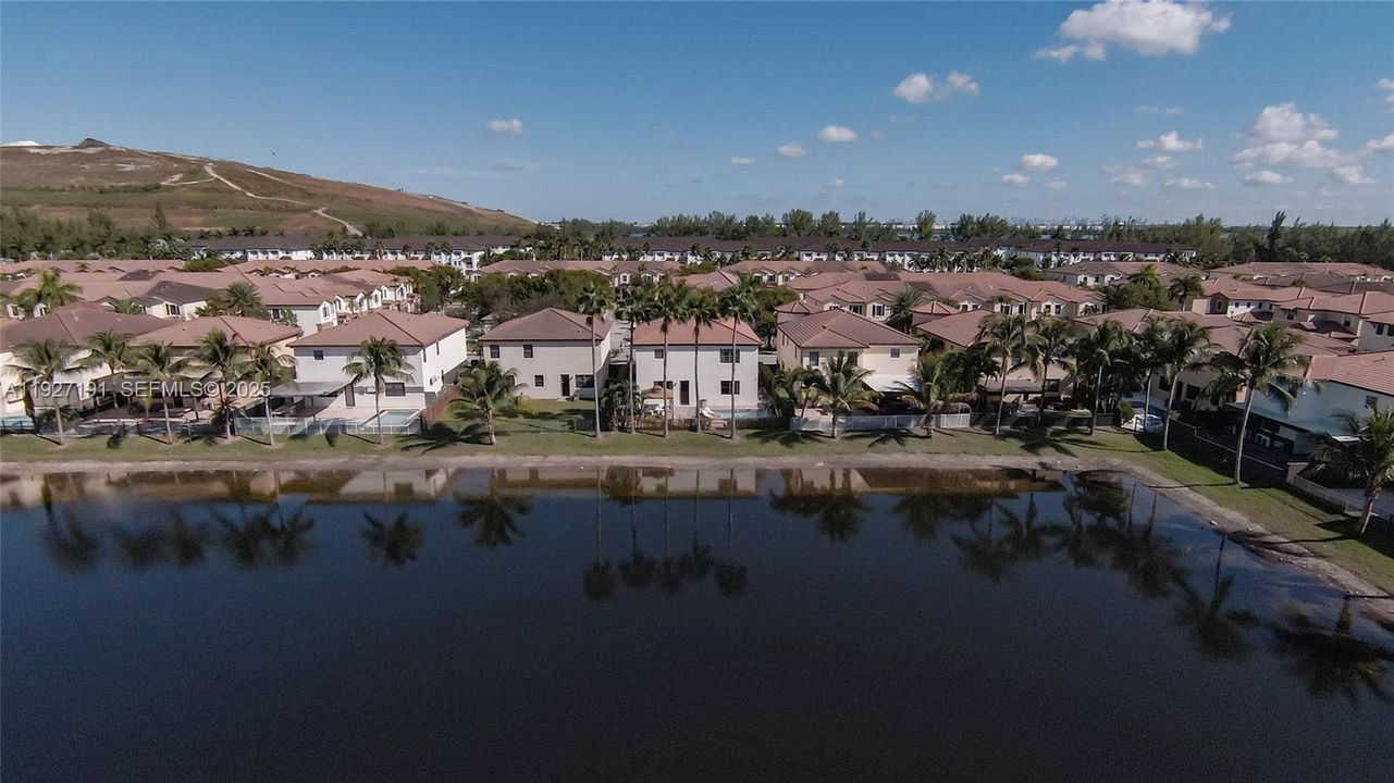 For Sale: $1,250,000 (5 beds, 4 baths, 3820 Square Feet)