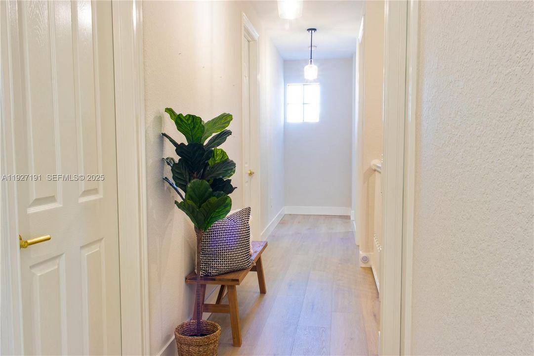 For Sale: $1,250,000 (5 beds, 4 baths, 3820 Square Feet)