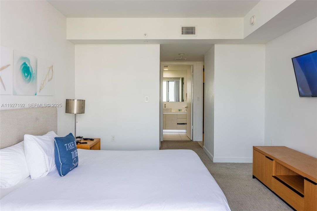 На продажу: $435,000 (2 спален, 2 ванн, 1037 Квадратных фут)