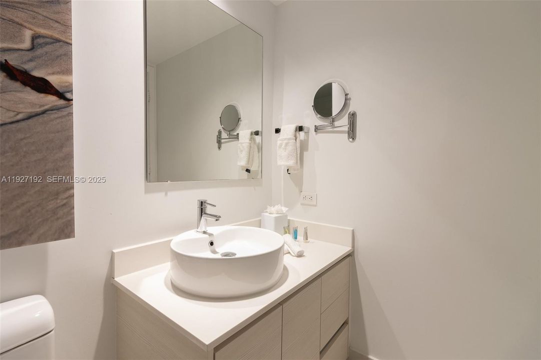 На продажу: $435,000 (2 спален, 2 ванн, 1037 Квадратных фут)