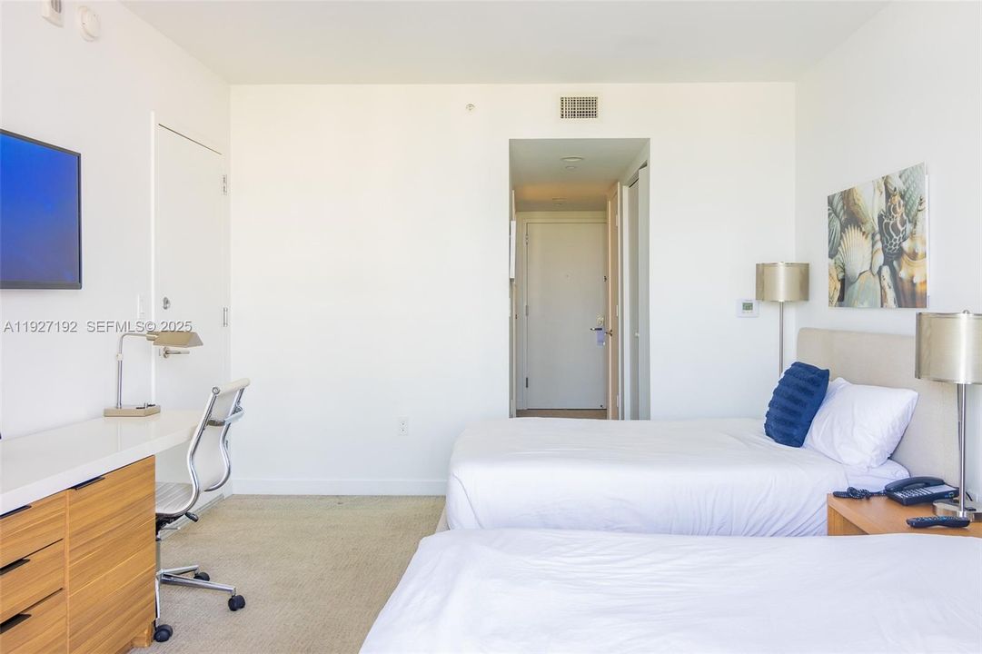 На продажу: $435,000 (2 спален, 2 ванн, 1037 Квадратных фут)