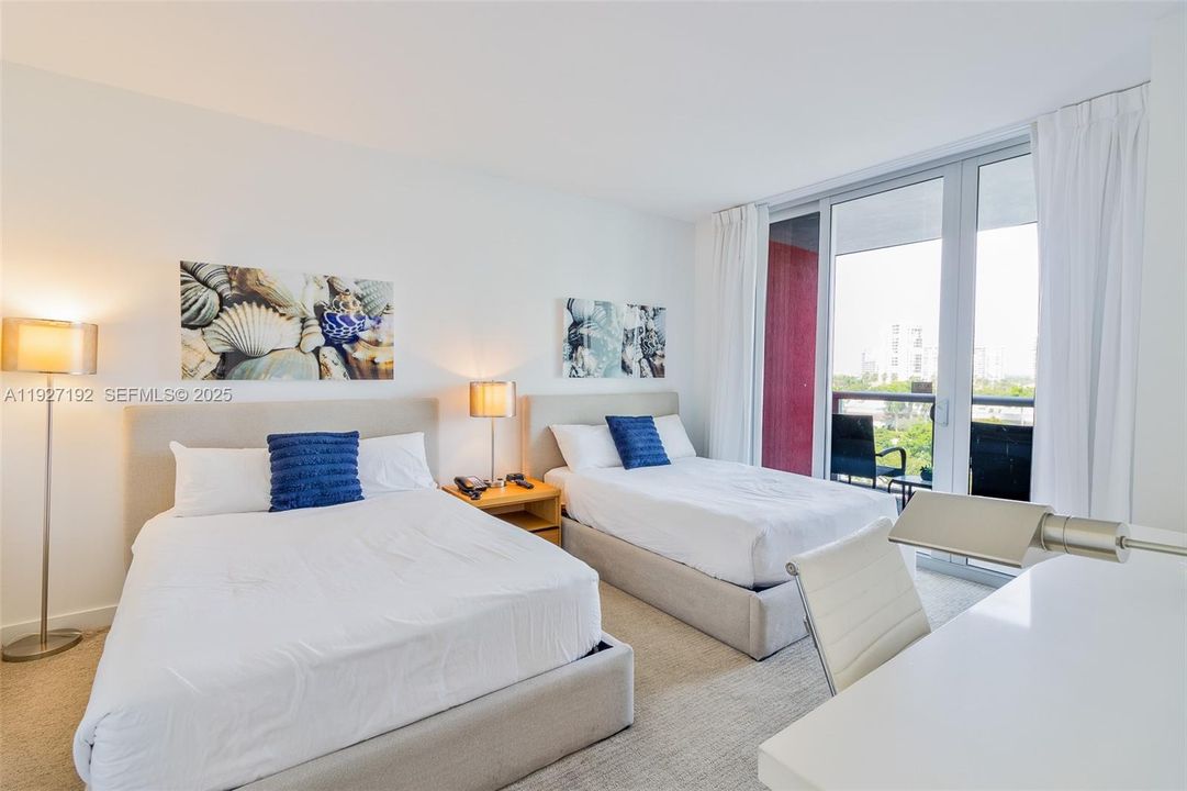 На продажу: $435,000 (2 спален, 2 ванн, 1037 Квадратных фут)