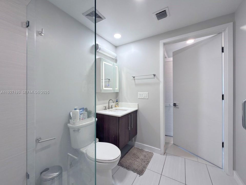 В аренду: $3,200 (2 спален, 2 ванн, 1130 Квадратных фут)