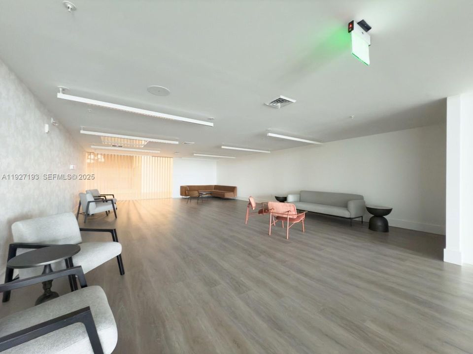 В аренду: $3,200 (2 спален, 2 ванн, 1130 Квадратных фут)