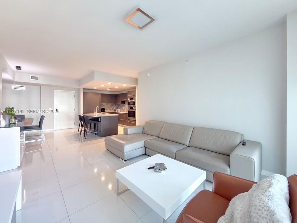 В аренду: $3,200 (2 спален, 2 ванн, 1130 Квадратных фут)