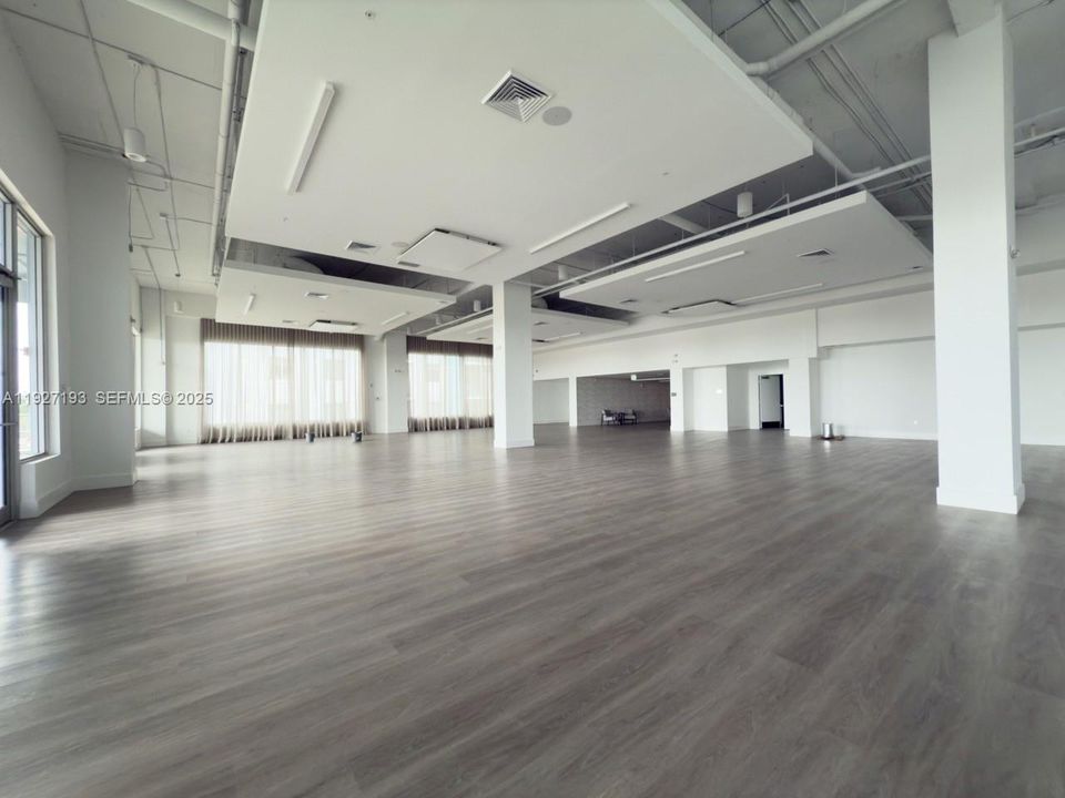 В аренду: $3,200 (2 спален, 2 ванн, 1130 Квадратных фут)